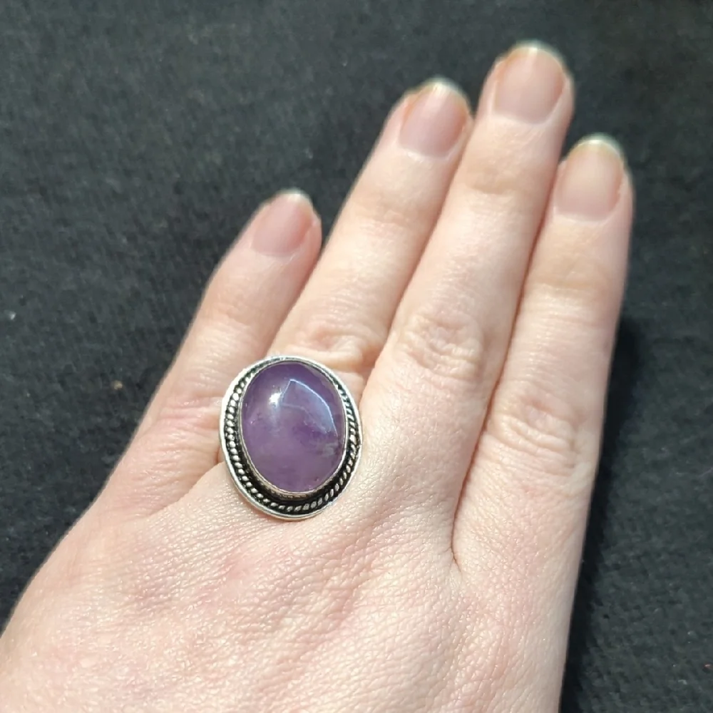 Silver Plated Purple Amethyst Gemstone Oval Statement Ring - Size 7.75